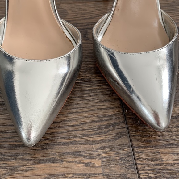🛍️Bundle & Save: 2 for $30🛍️ BCBG MaxAxaria Silver Stiletto Slingback size 7 - Picture 3 of 6